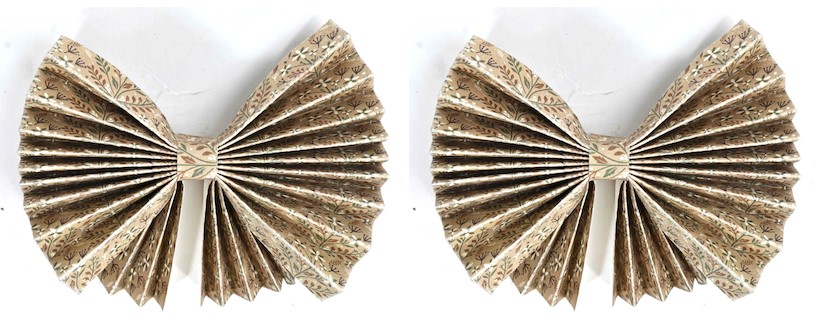 Set Of 2 Printed Paper Bow  In A Box  Multi Gift