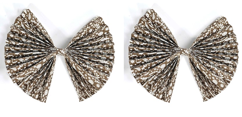 Set Of 2 Printed Paper Bow  In A Box  Brown Gift